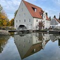 Mit dem Pfarrheim St. Michael hat der Schwäbische Trachtenmarkt nun auch eine barrierearme Location gefunden. - Foto: Alois Walter