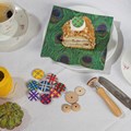 Eine Kaffeetafel mit Posamentenknöpfen