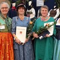Knopfmacherzertifikatübergabe während der Midissage des Trachtenmarkts 2019